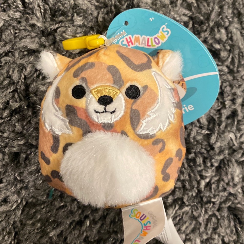 Squishmallow Cherie the Saber Toothed Tiger 3.5” clip NWT